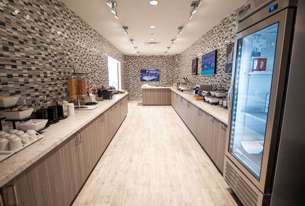Best Western Premier Winnipeg East Restaurant bilde